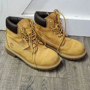 Boys Tan Timberland Boots sz 1 M